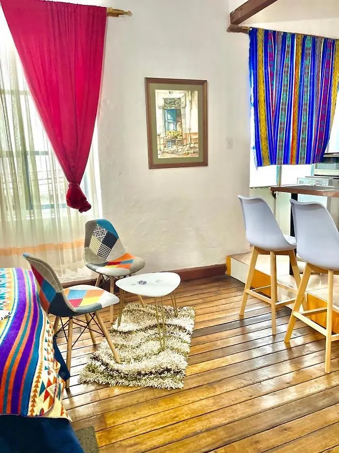 מלון Blue Door Housing Historic קיטו 3*,  אקוודור
